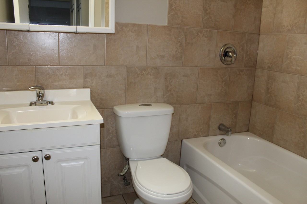 Cypress Manor - Photo 6 of 8