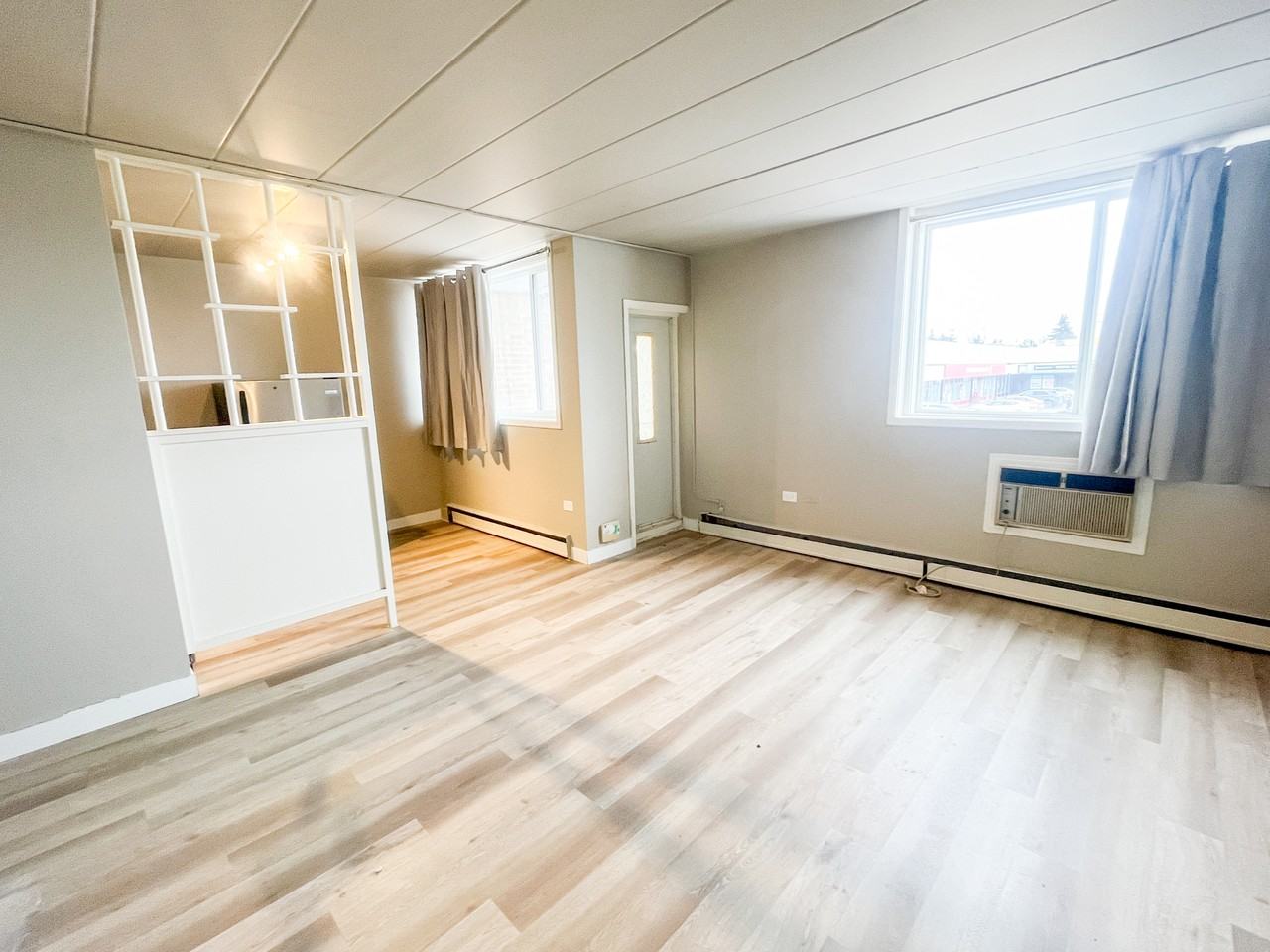 Grey 909 - Photo 7 of 12