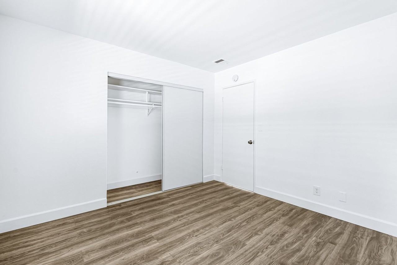 55190 Airlane Dr - Photo 6 of 17