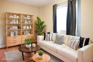 featured image of 423 1 Ave Ne