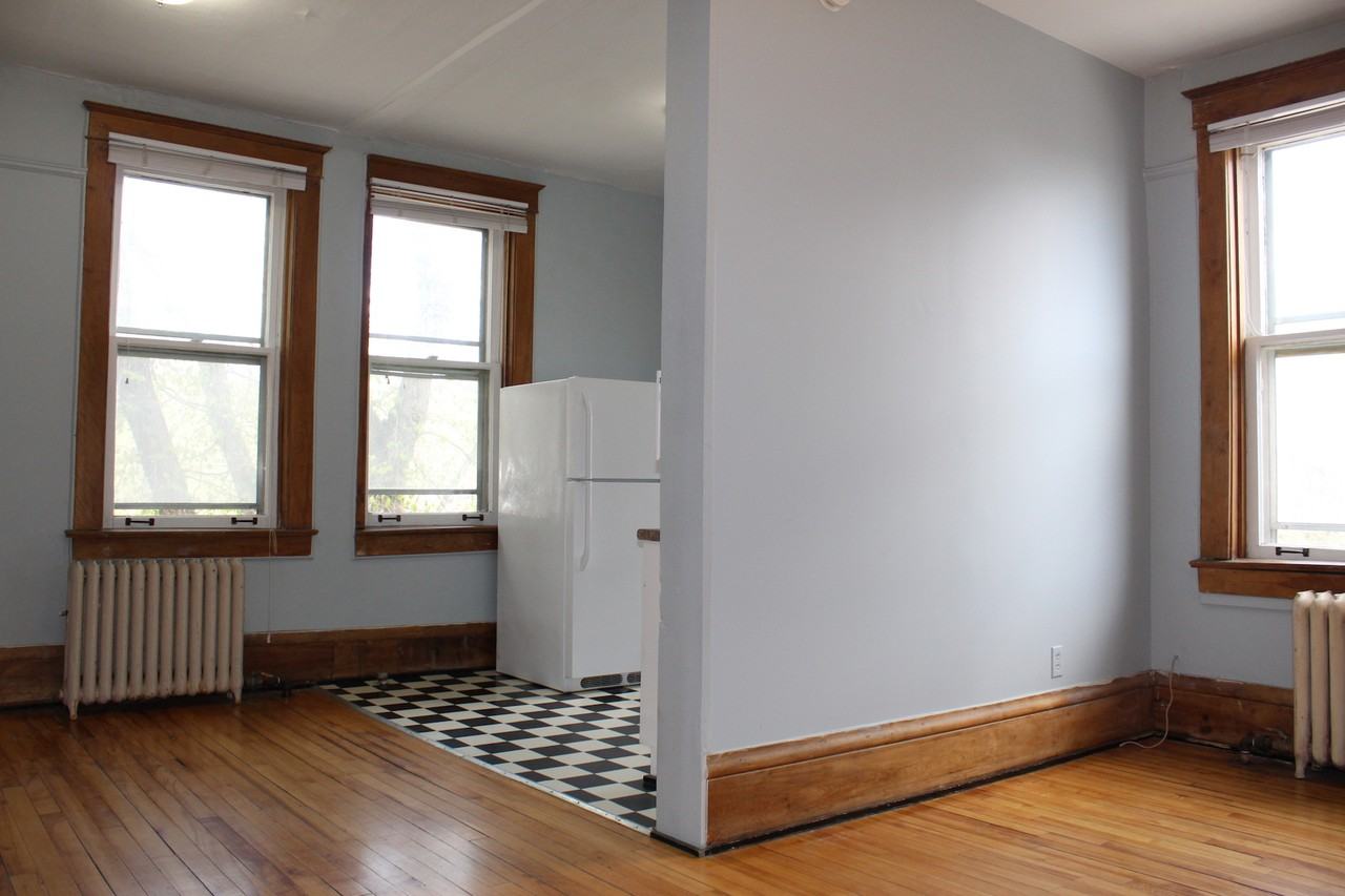 Coronation Place - Photo 2 of 13