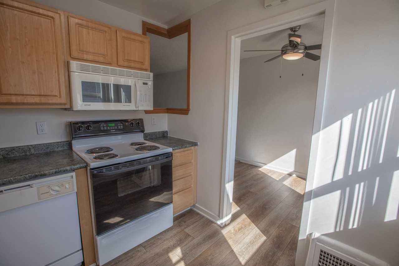 Windom Gables - Photo 2 of 30