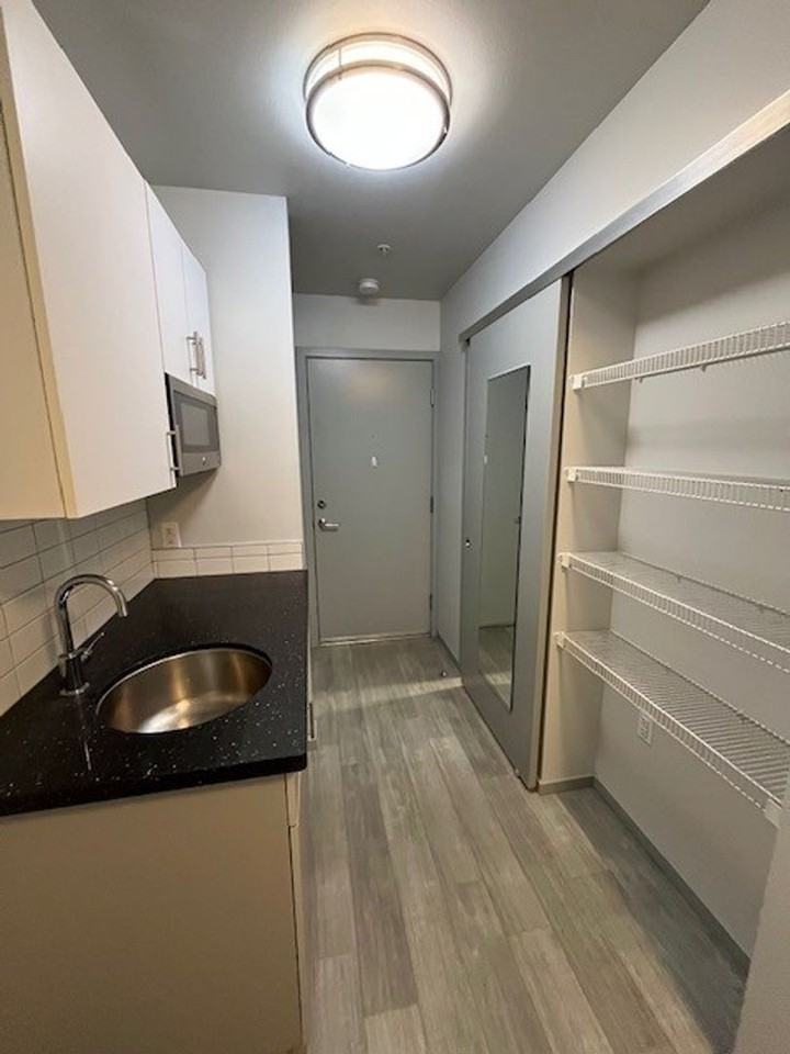 Fauntleroy Lofts - Photo 7 of 8