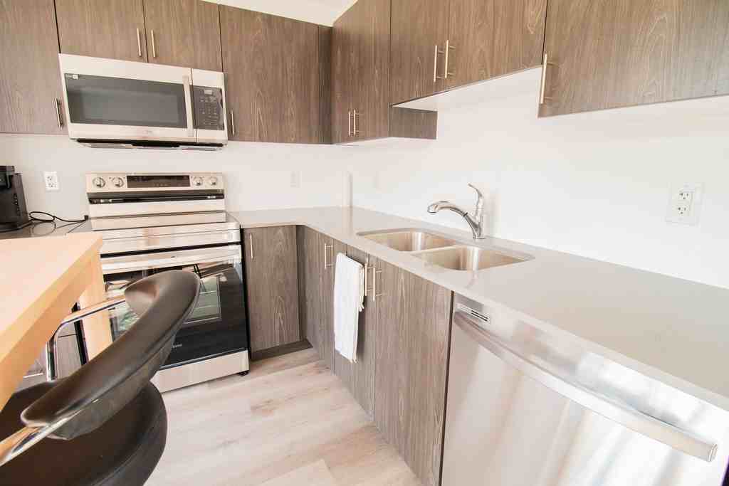 4263 Fourth Ave - Photo 3 of 34