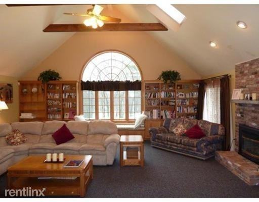 1 Circle Dr - Photo 2 of 10