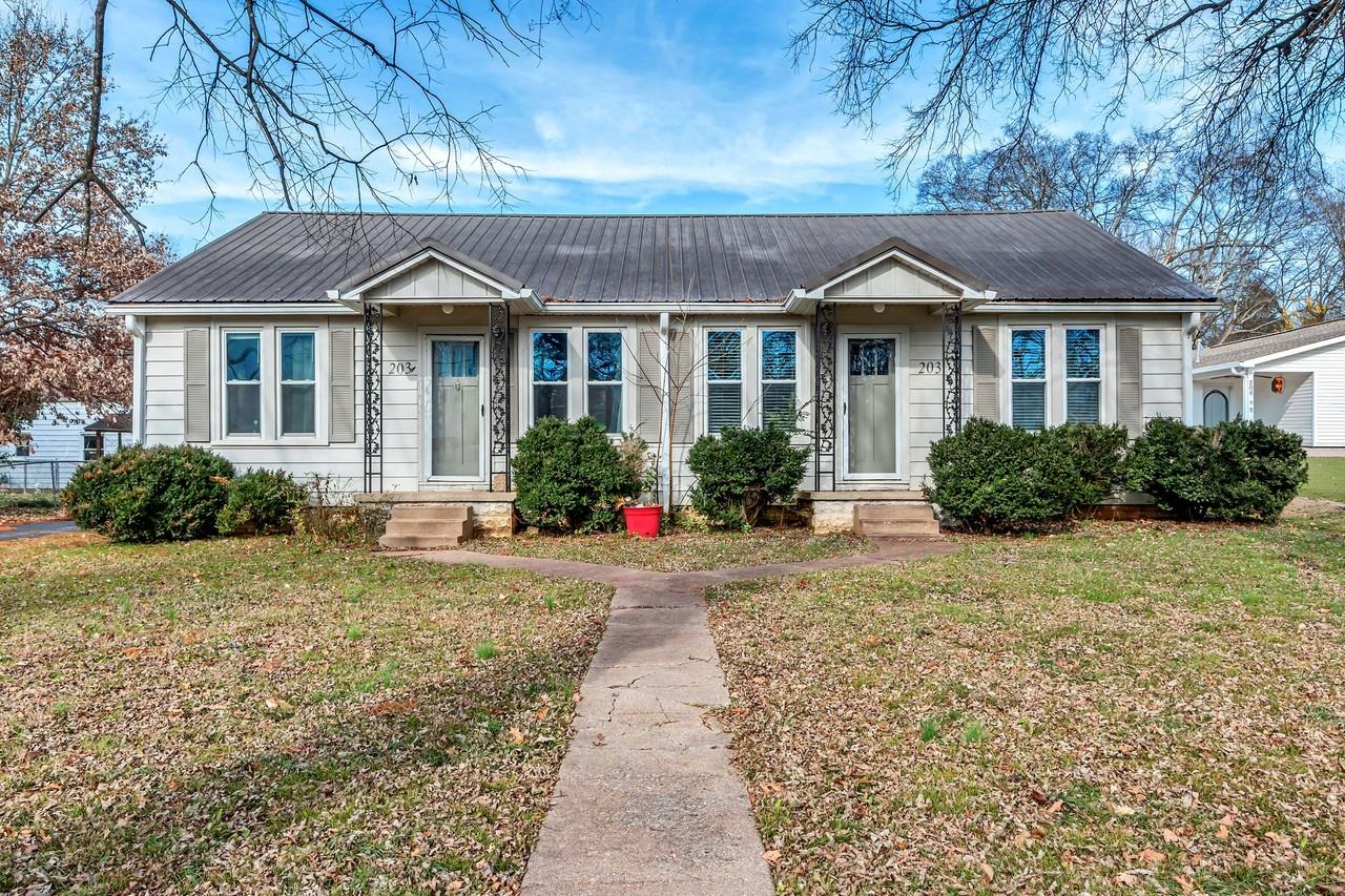 203 5th Ave #B - Photo 5 of 31