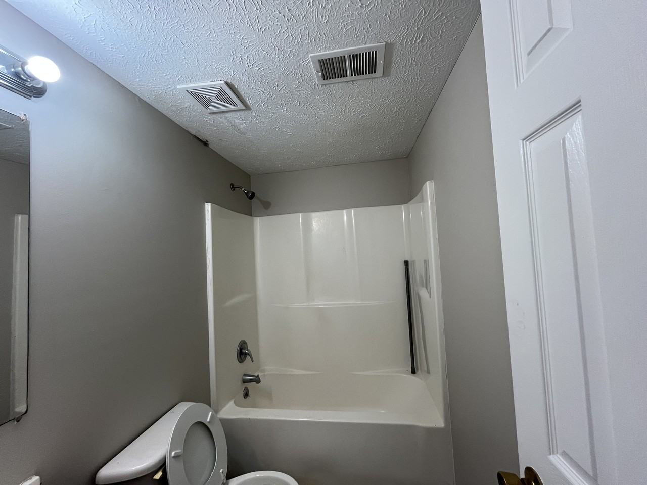 604 N Mclemore Ave #1 - Photo 5 of 10