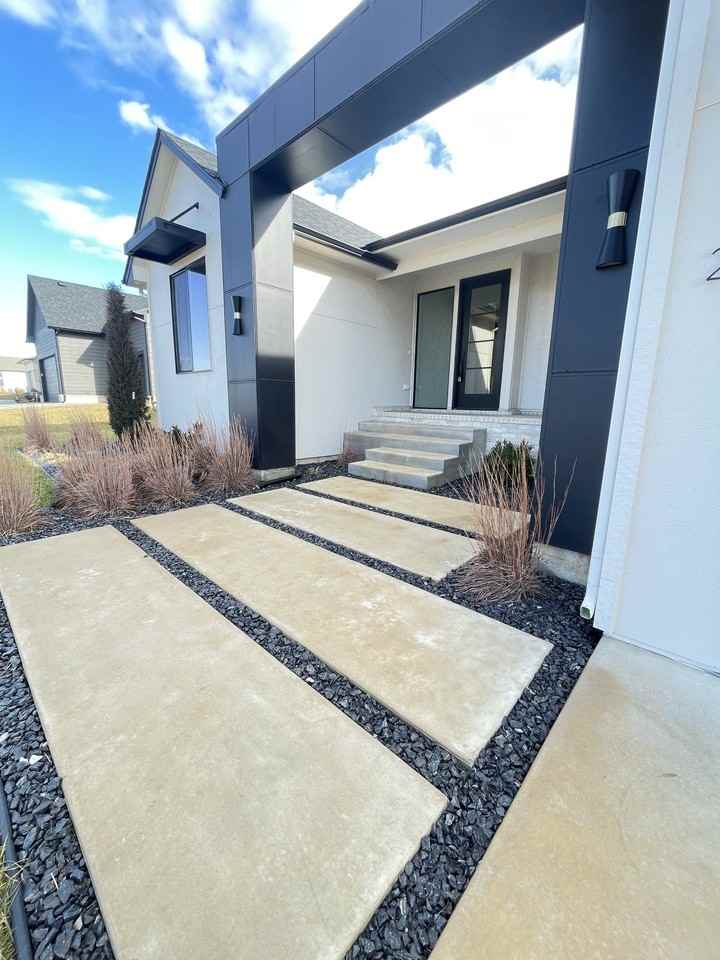 252 N Ciderbluff Ct #1 - Photo 2 of 37