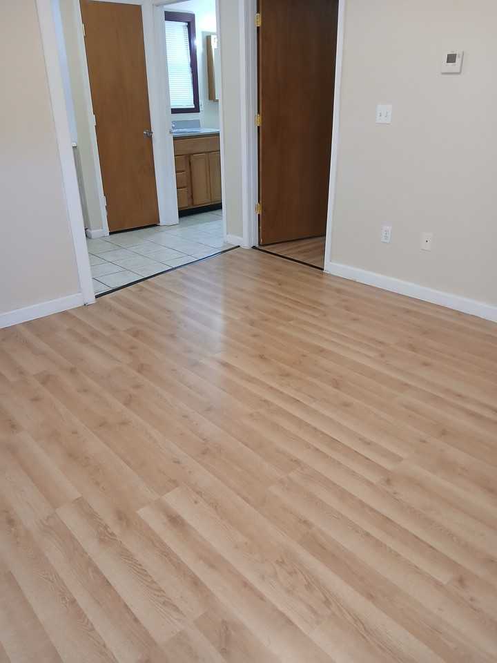 709 S Poplar St Apt B #B