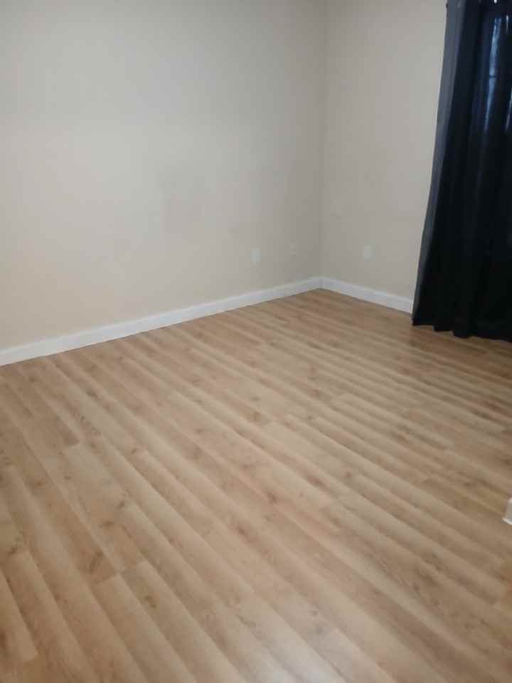 709 S Poplar St Apt B #B - Photo 7 of 8