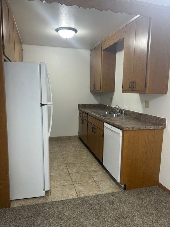 Park Avenue Apartments - Photo 6 of 35