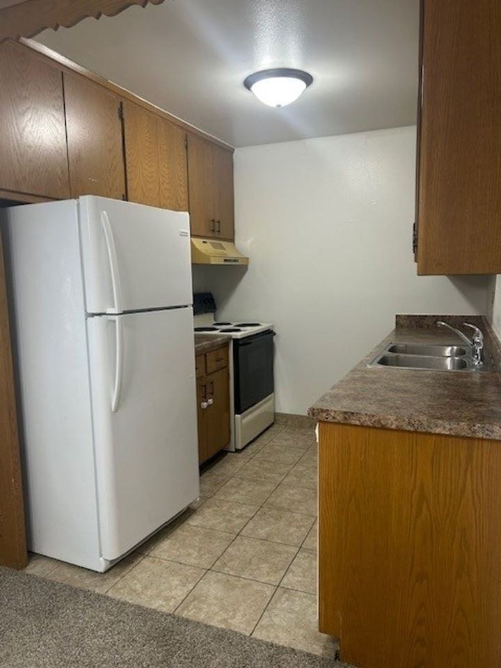 Park Avenue Apartments - Photo 7 of 35