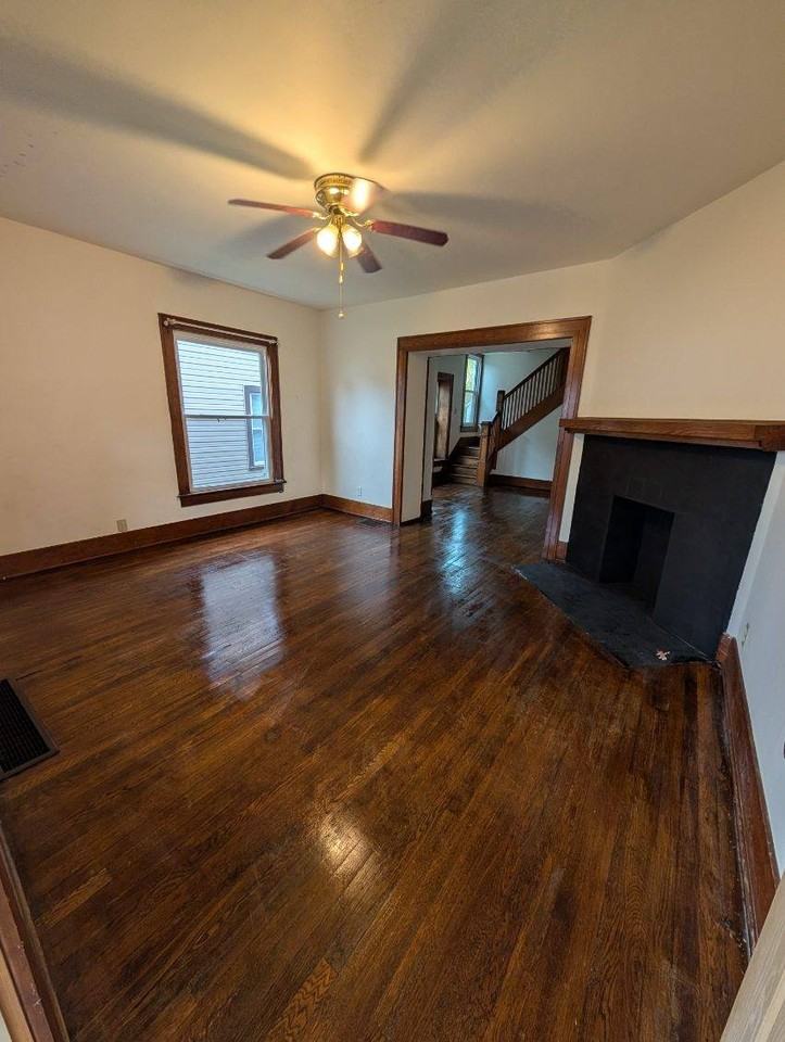 331 S 9th St #331 - Photo 2 of 9