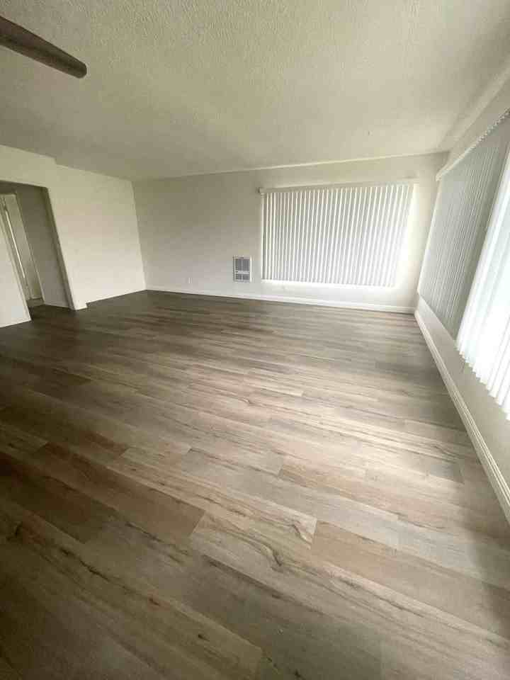 2613 Linden Ave - Photo 3 of 12