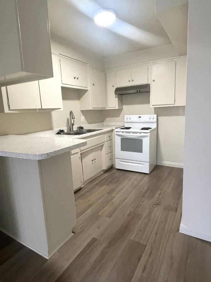 2613 Linden Ave - Photo 5 of 12