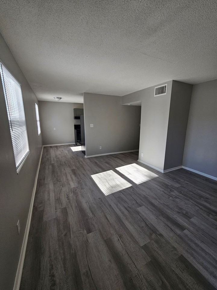 3305 Tazewell Pike - Photo 5 of 10