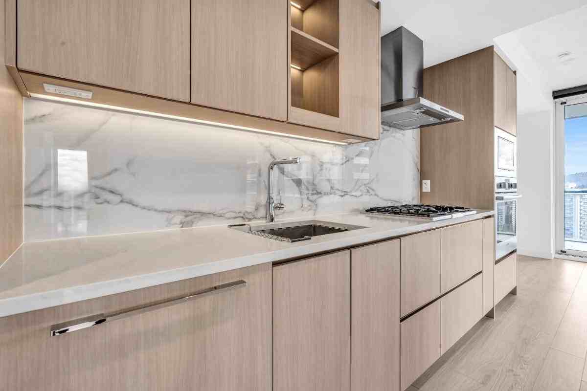 4880 1607-4880 Lougheed Highway #1607 - Photo 2 of 19