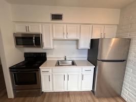 featured image of 1250 E 10th St