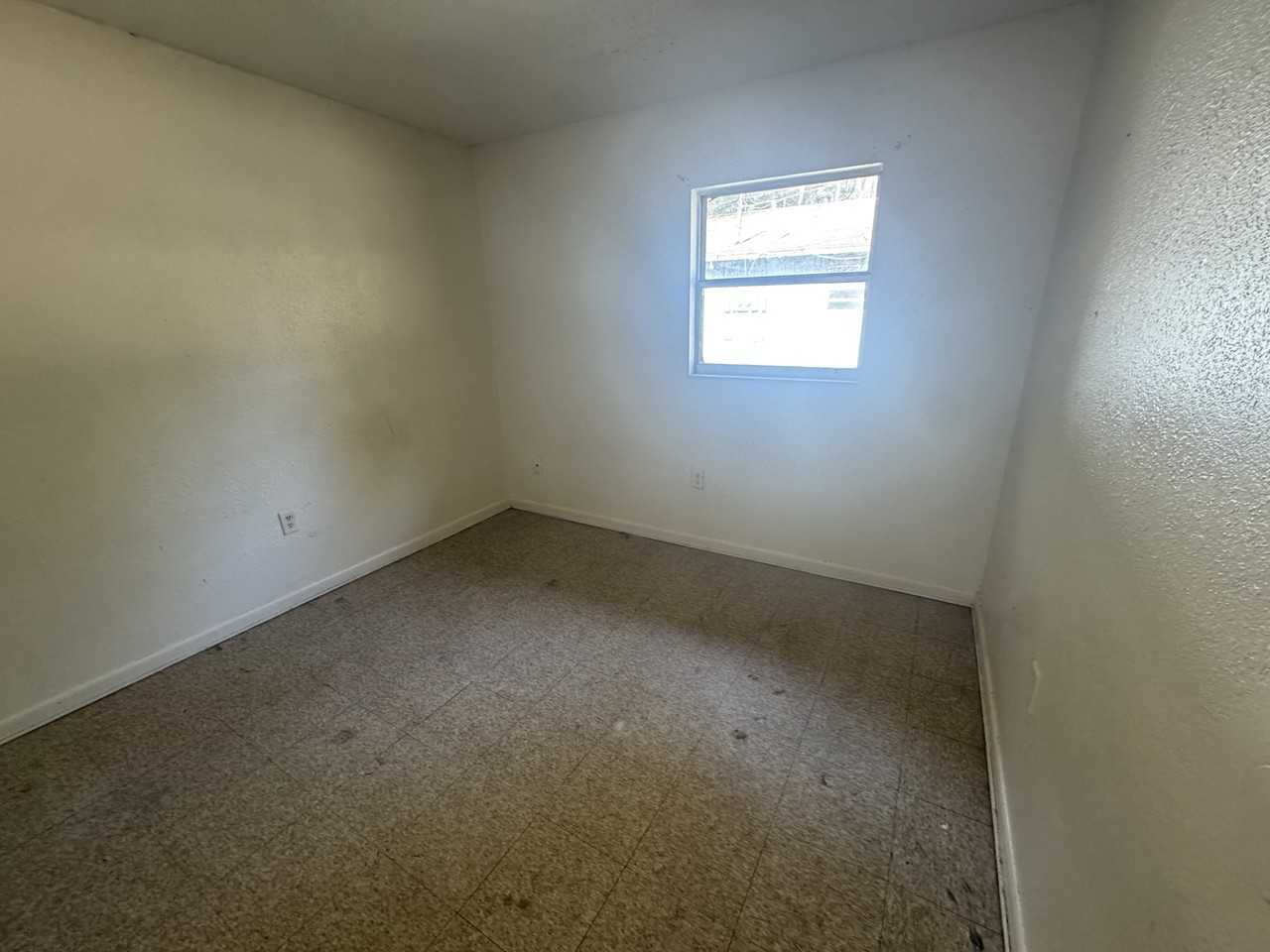 505 Kilgore St #10 - Photo 5 of 9