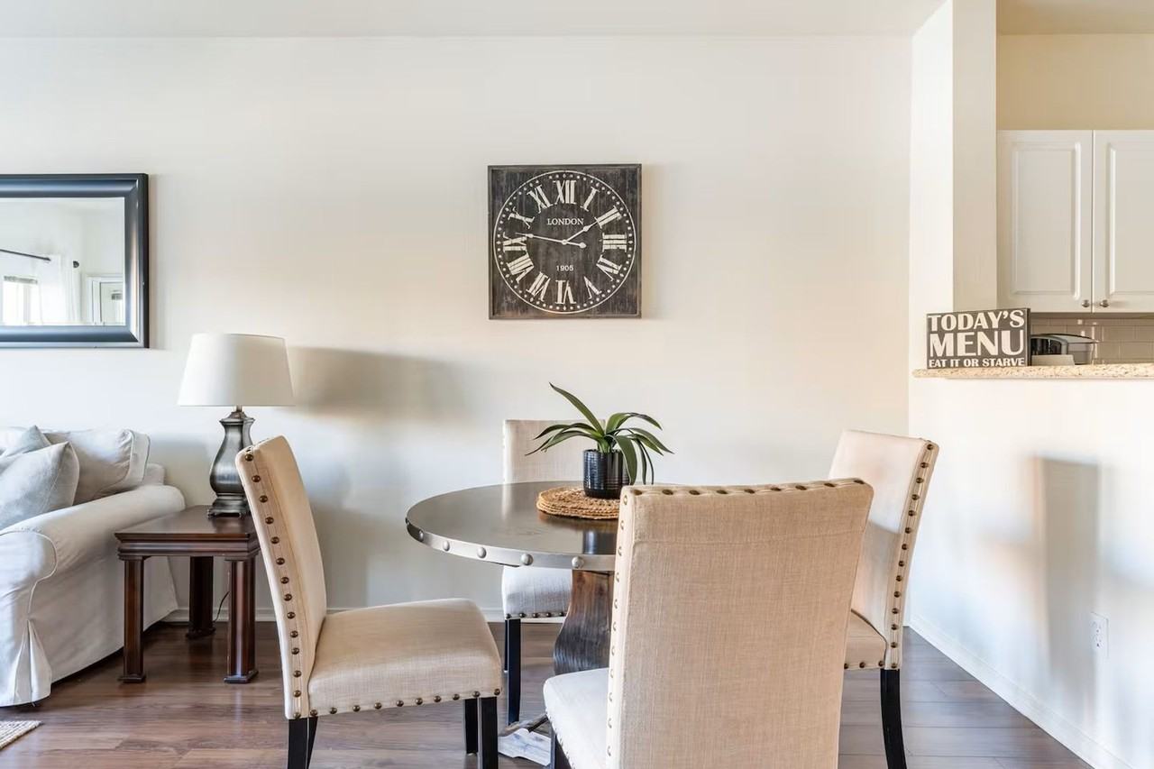 530 2nd Ave - Photo 4 of 43