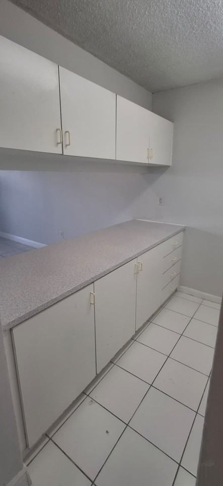 251 Nw 177th St #105 - Photo 3 of 9