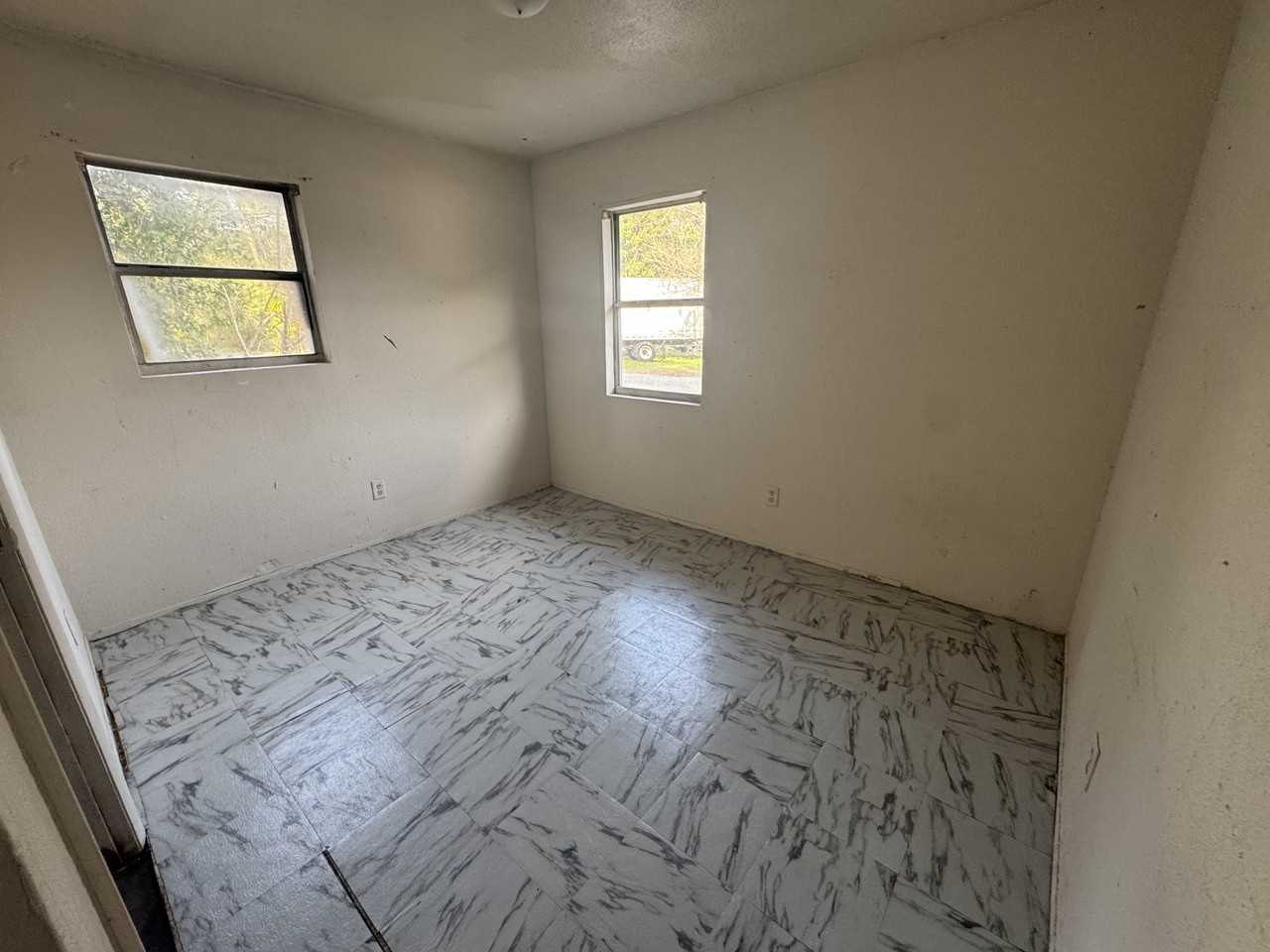 413 Orange St #10 - Photo 4 of 10