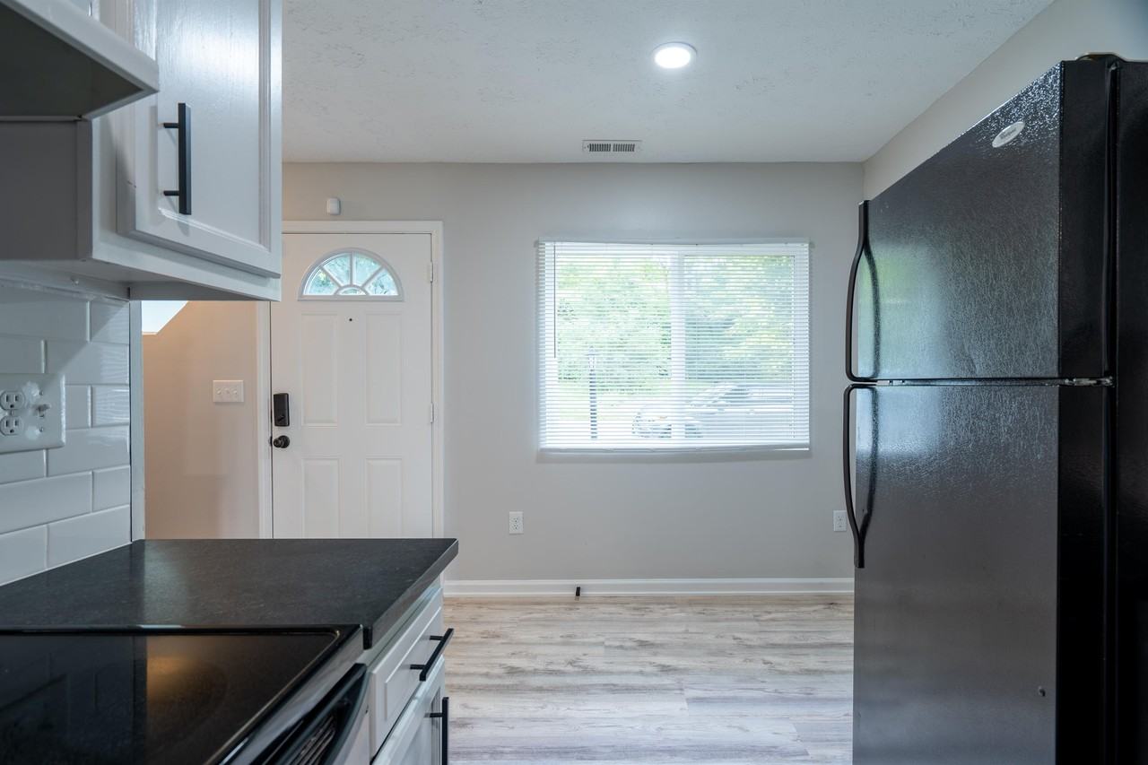 1307 S Senate Ave #1307 - Photo 6 of 19