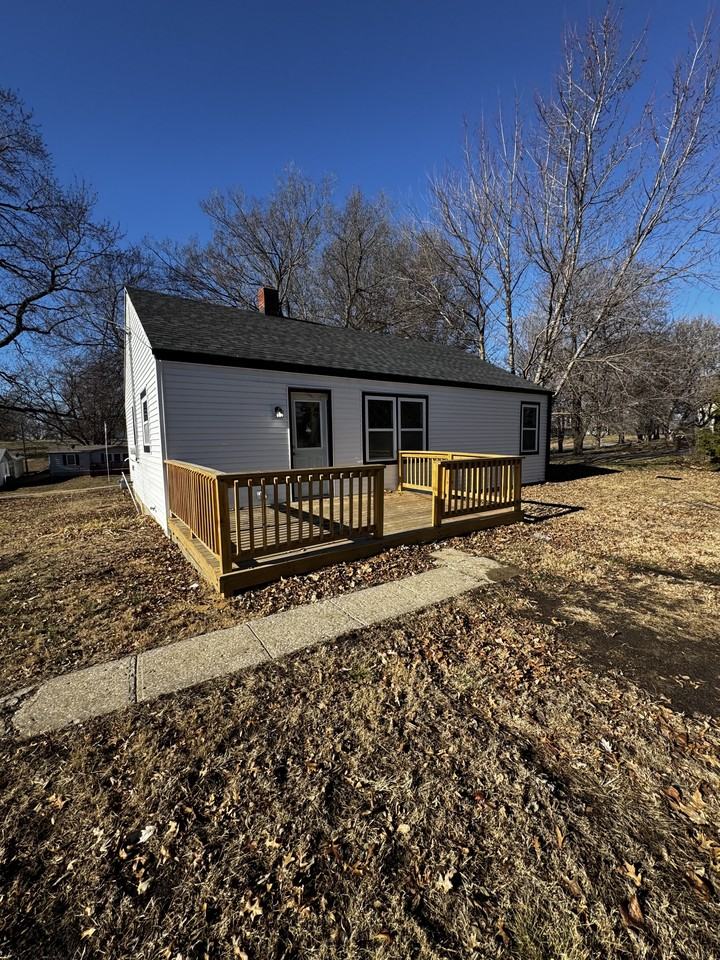 1310 Savannah St #1 - Photo 2 of 9