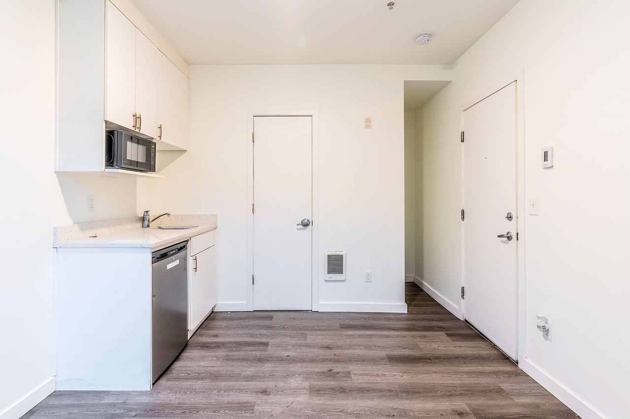 Modern Efficient Apartments in Prime Capitol Hill Location - Photo 4 of 15