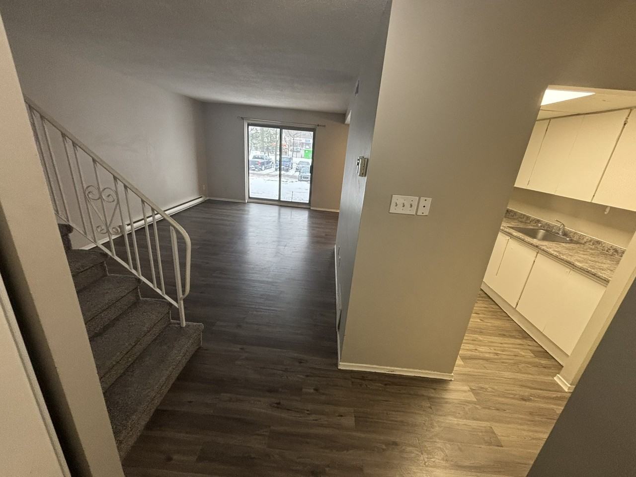 457 Albert St #9 - Photo 2 of 18