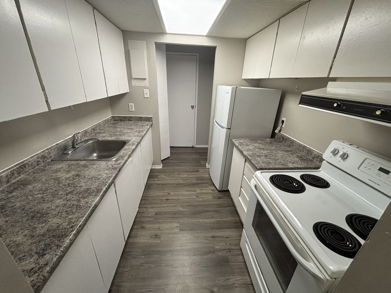 457 Albert St #9 - Photo 4 of 18