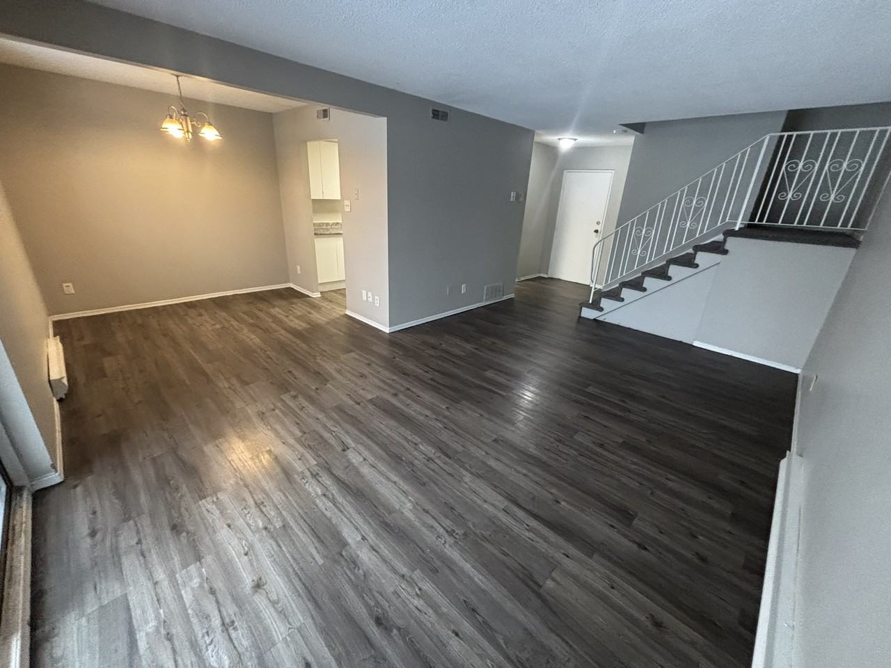 457 Albert St #9 - Photo 6 of 18