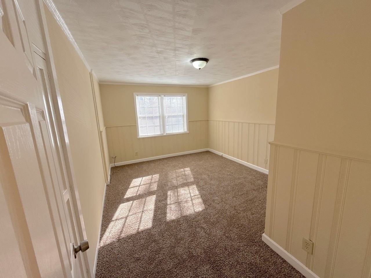 3240 N Waynoka Cir - Photo 3 of 9