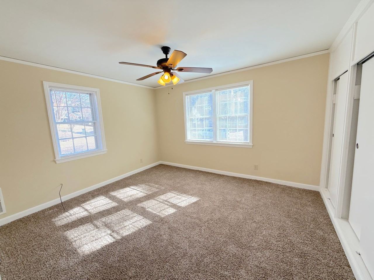 3240 N Waynoka Cir - Photo 4 of 9