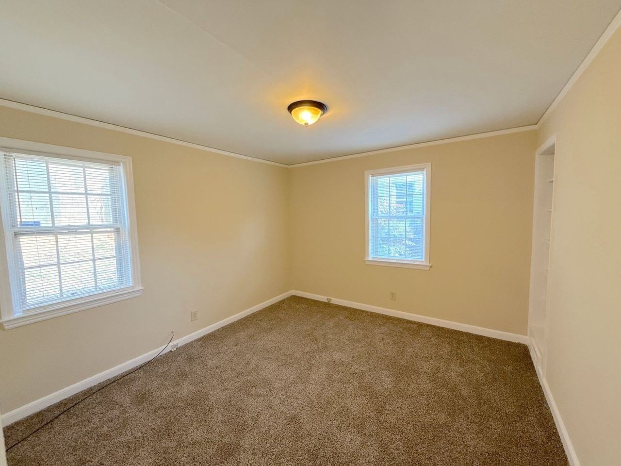 3240 N Waynoka Cir - Photo 5 of 9