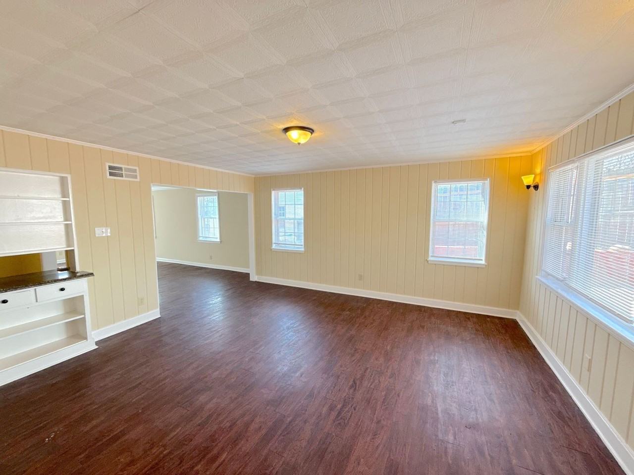 3240 N Waynoka Cir - Photo 7 of 9