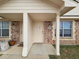 featured image of 1305 Cavalry Ln #B