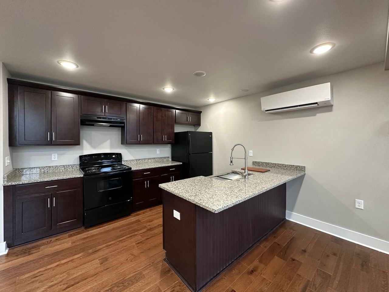 151 W Main St #7 - Photo 2 of 15