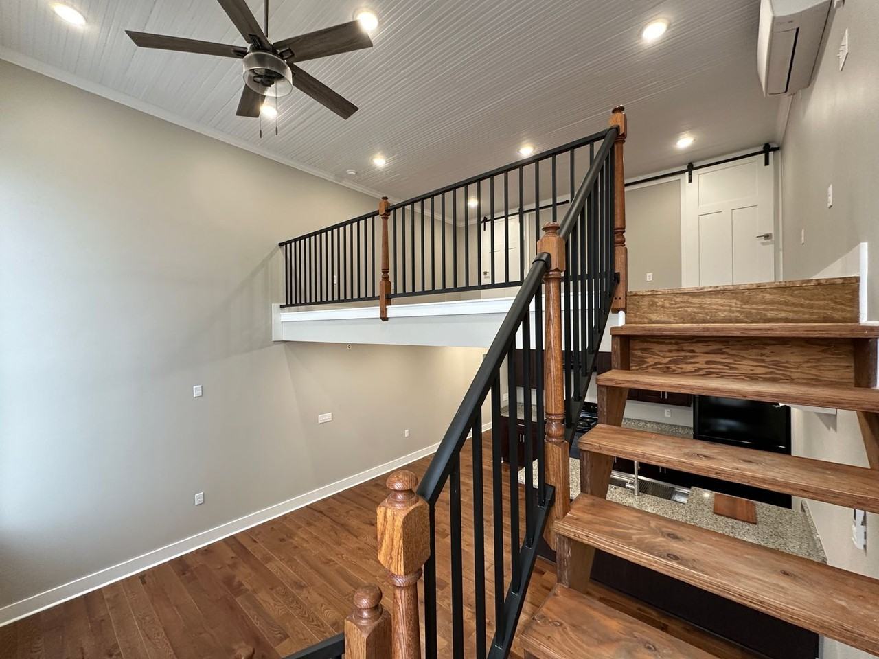 151 W Main St #7 - Photo 6 of 15