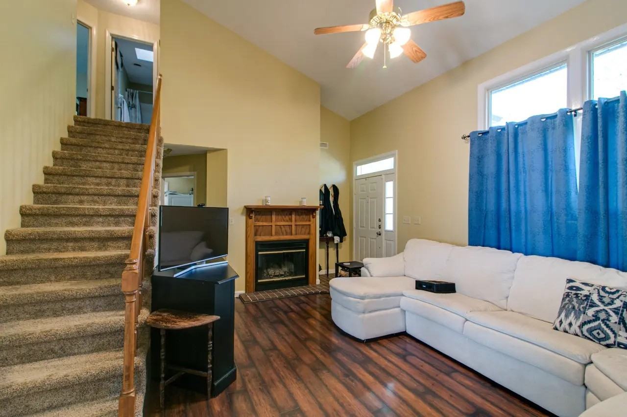 1122 Rosebrook Dr #1 - Photo 6 of 29