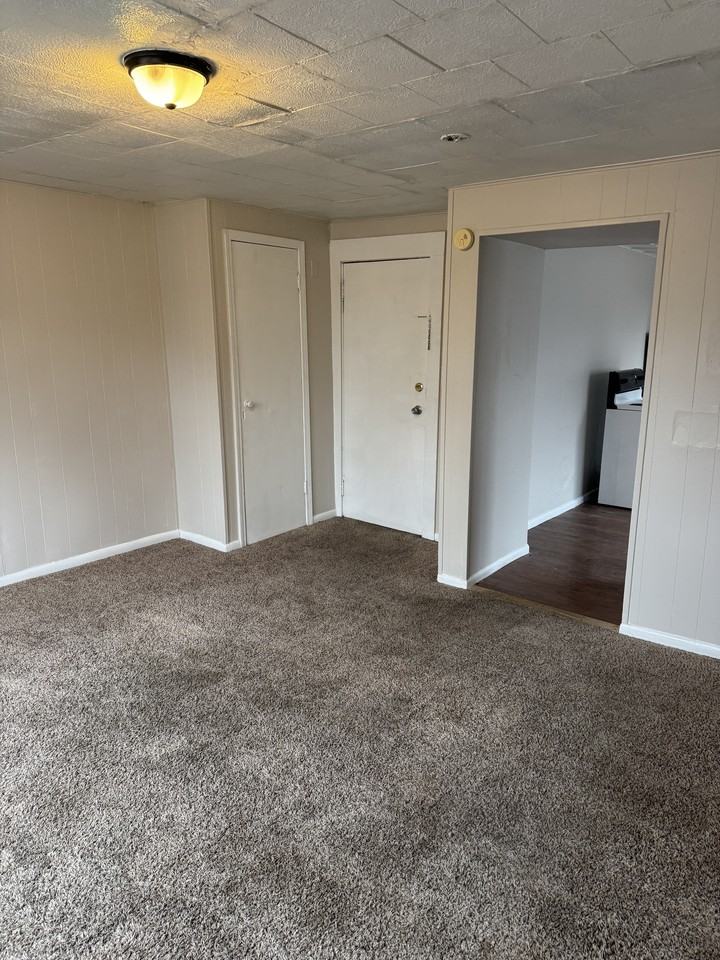 308 Nw Gordon St #B - Photo 3 of 5