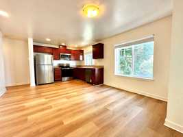featured image of 4218 Pasadena Pl Ne