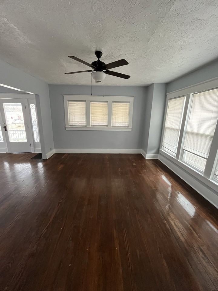 735 W 3rd St #1 - Photo 2 of 20