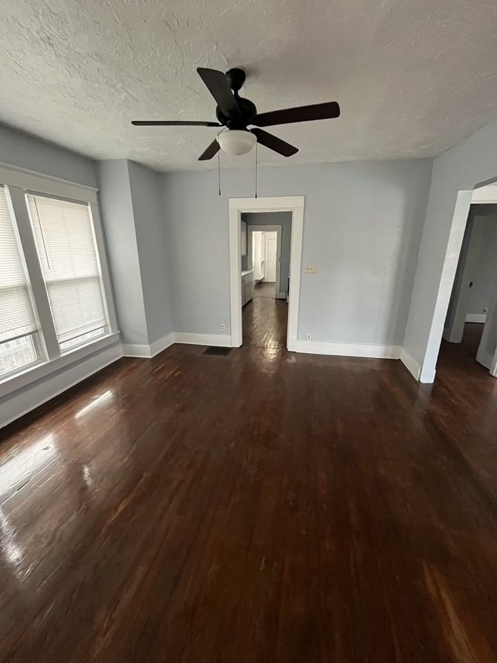 735 W 3rd St #1 - Photo 6 of 20