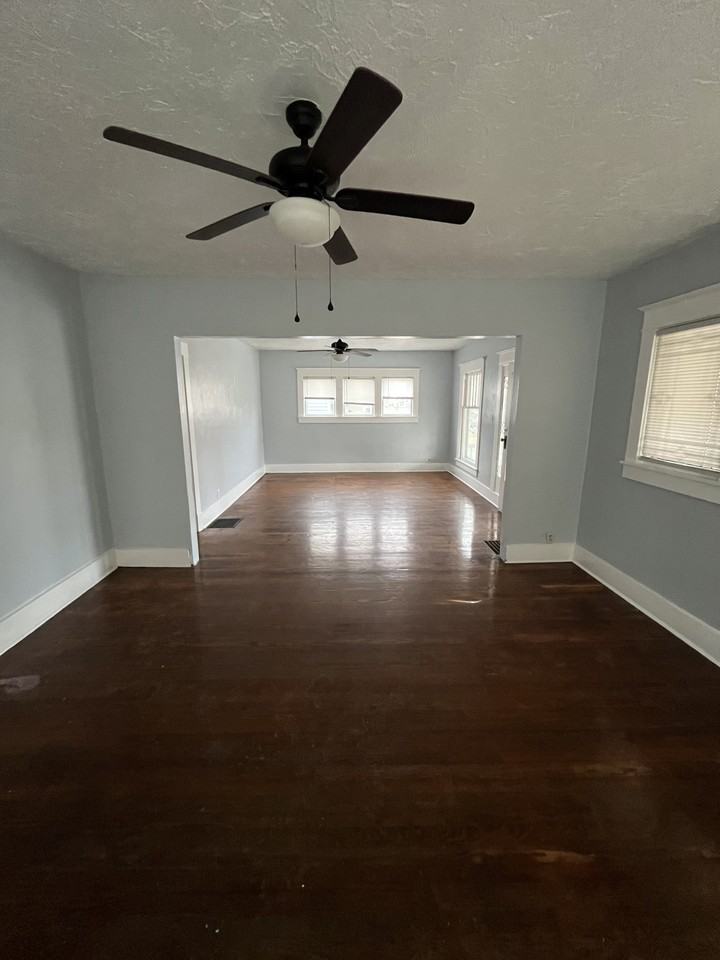 735 W 3rd St #1 - Photo 7 of 20