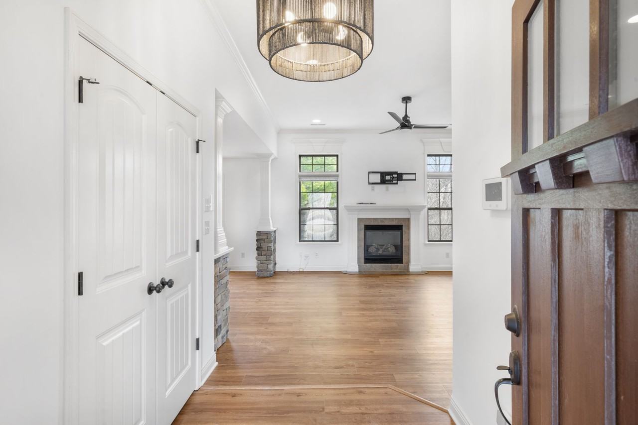 5004 Whitefish Ct #1 - Photo 5 of 25