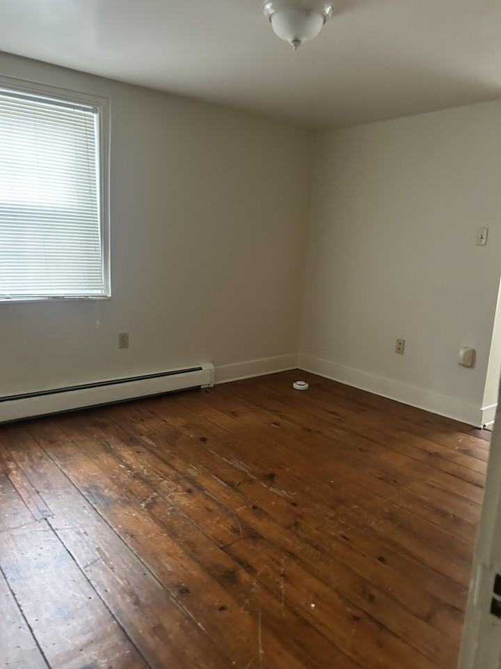 960 Disston View Dr #1 - Photo 3 of 8