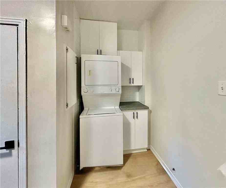 162 Ivy Cres #2 - Photo 2 of 10