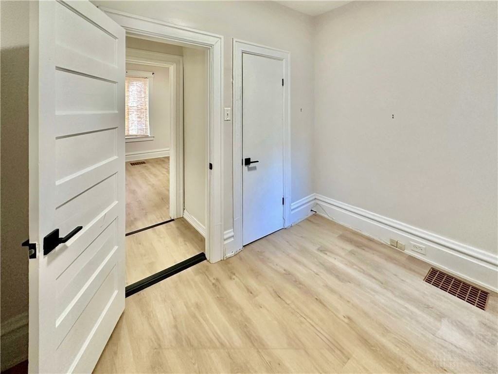 162 Ivy Cres #2 - Photo 5 of 10