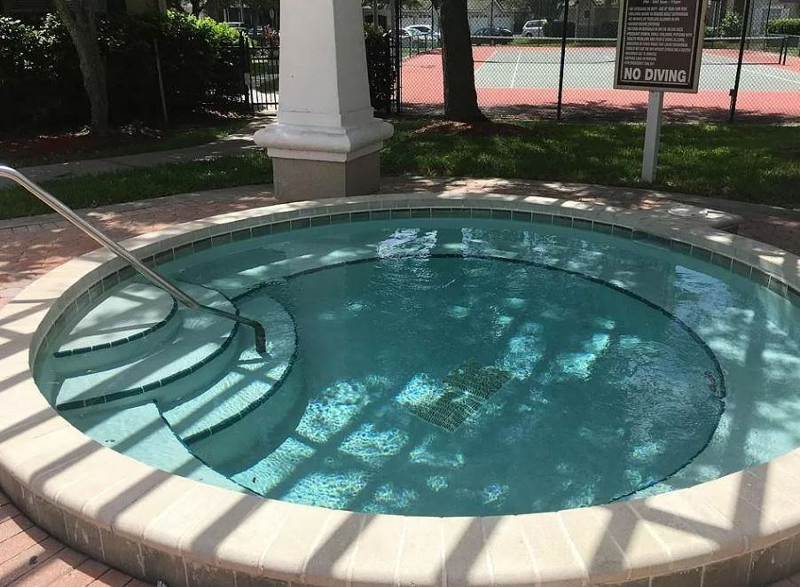 5174 Northridge Rd #311 - Photo 4 of 10